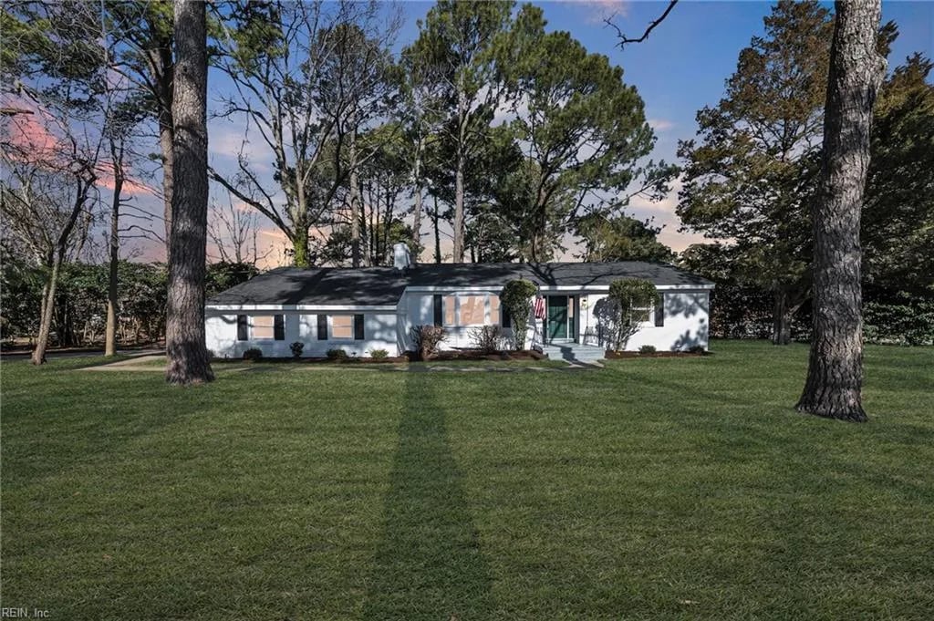 2300 Plantation DR, VIRGINIABEACH VA 23454