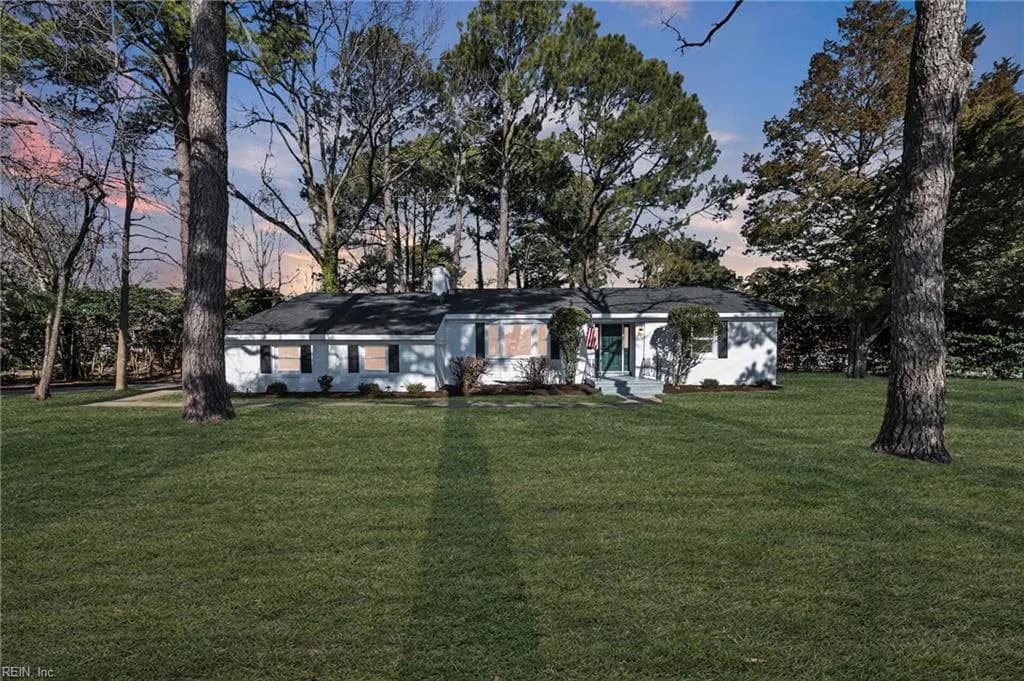 2300 Plantation DR, VIRGINIABEACH VA 23454 - Photo 2