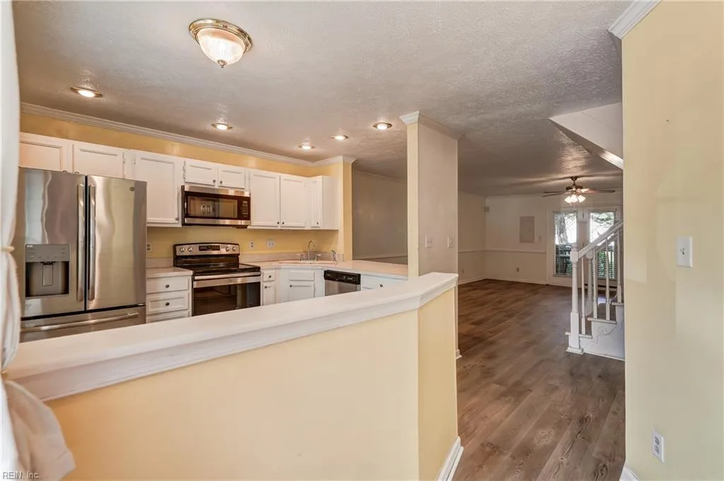 4905 Carlisle MEWS, WILLIAMSBURG VA 23188 - Photo 4