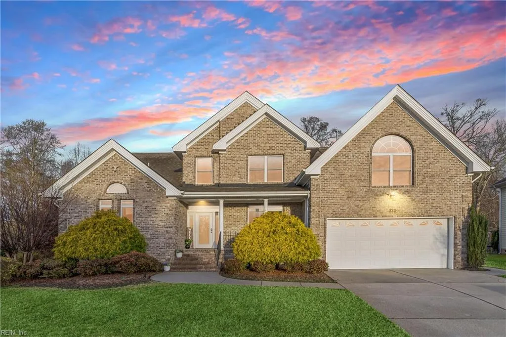 320 Riviara PL, Chesapeake — 4 bed Residential, 3,100 sqft