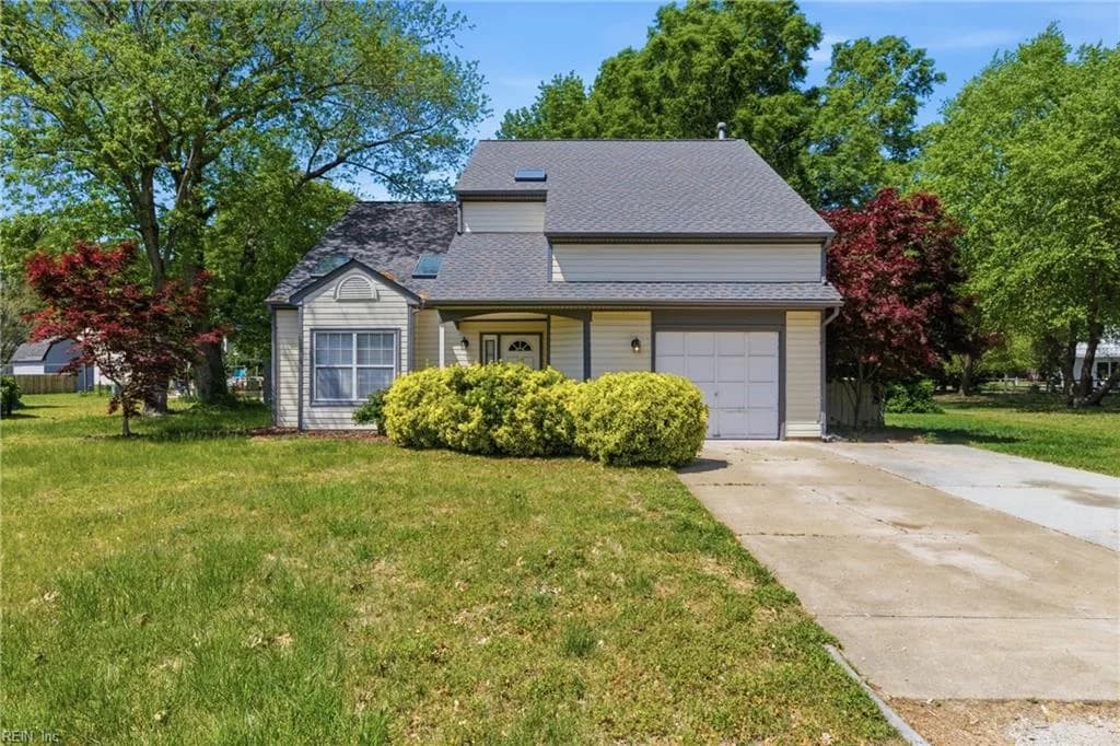 304 Susan Newton LN, YORKTOWN VA 23693 - Photo 2