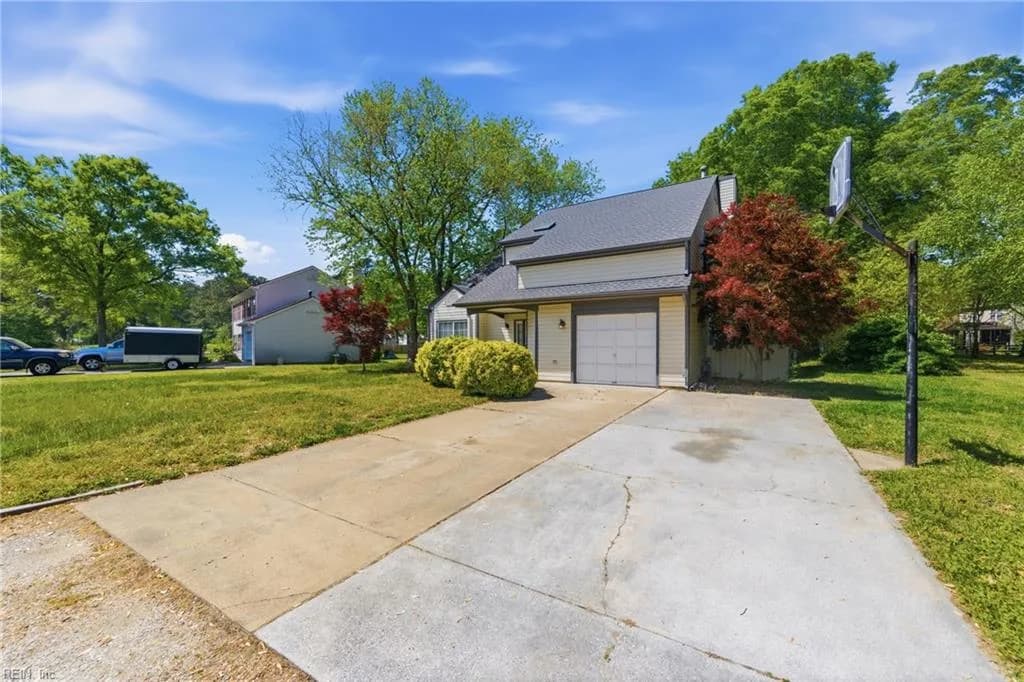 304 Susan Newton LN, YORKTOWN VA 23693 - Photo 3
