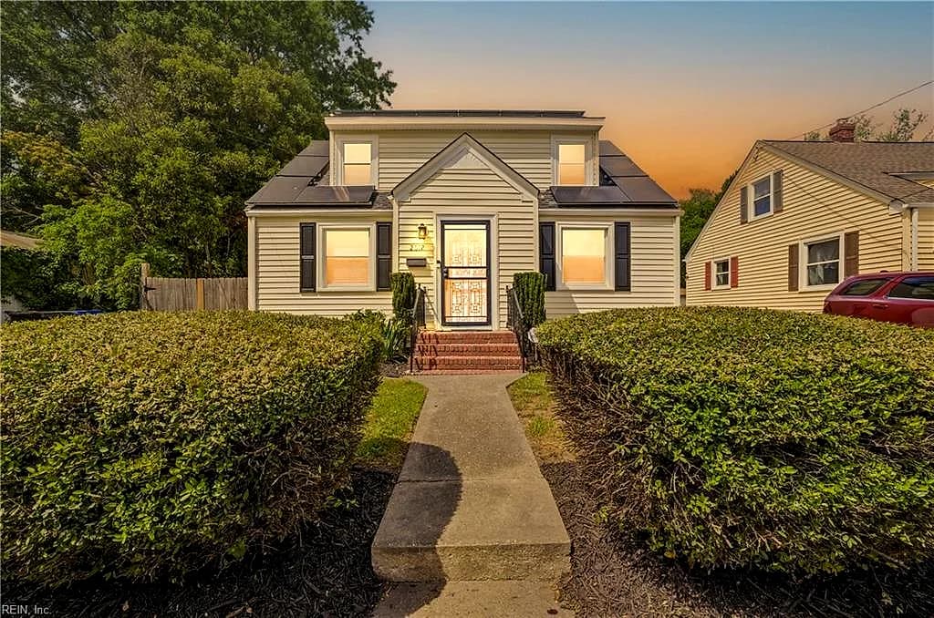 2012 Liverpool ST, PORTSMOUTH VA 23704 - Main photo