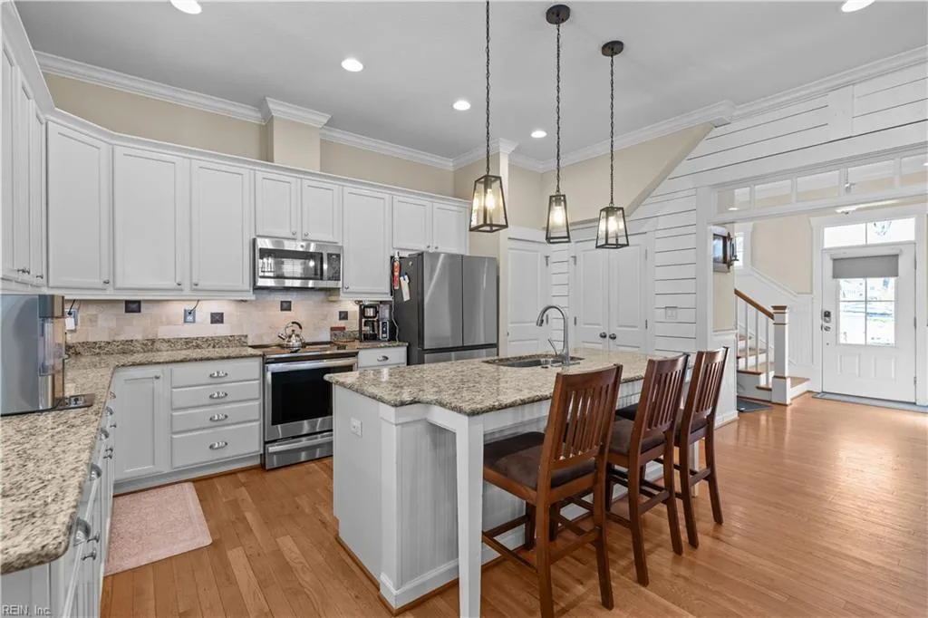 1844 Rockwood DR, Chesapeake — 5 bed Residential, 2,687 sqft