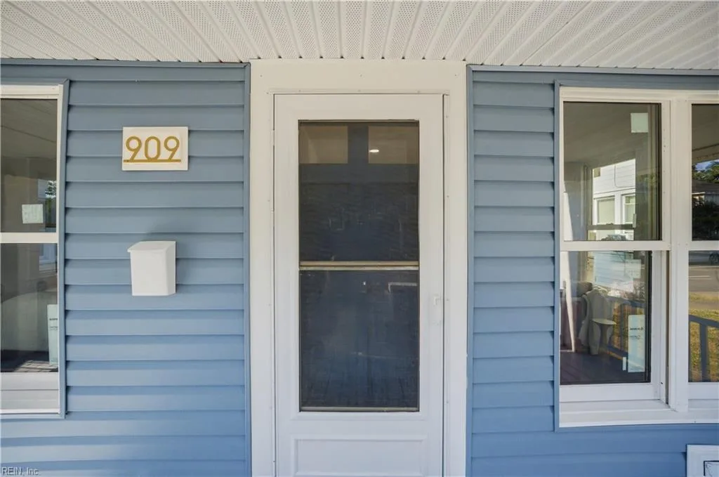 909 W 27th ST, NORFOLK VA 23517 - Photo 4