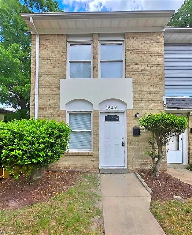 1649 Darren CIR, PORTSMOUTH VA 23701 - Main photo