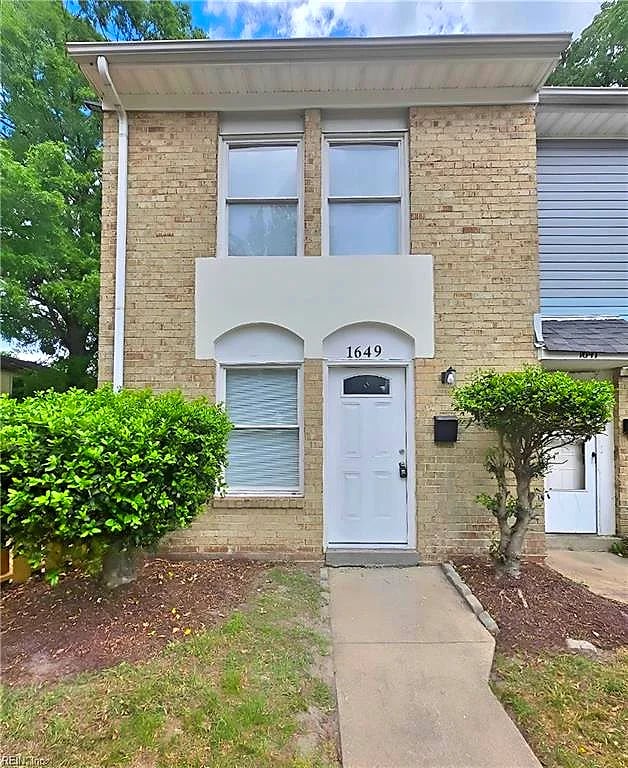 1649 Darren CIR, Portsmouth — 2 bed Residential, 930 sqft