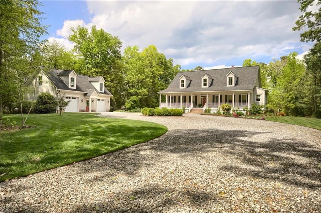 145 Paddys CT, PORTHAYWOOD VA 23138