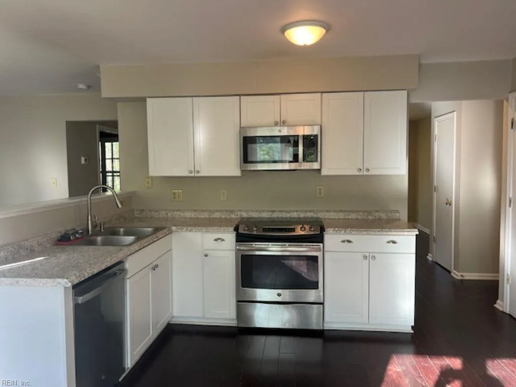 8 Sumner CT, TOANO VA 23168 - Photo 4