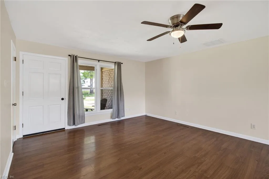 300 Eastwood CIR, VIRGINIABEACH VA 23454 - Photo 4