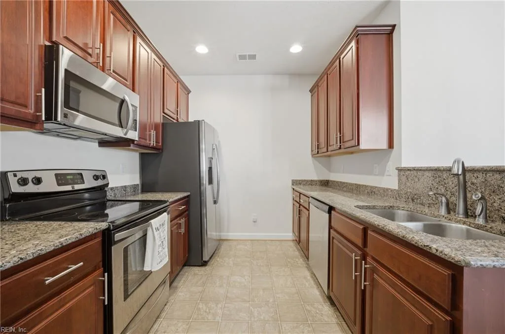 503 Nesbit DR, CHESAPEAKE VA 23323 - Photo 4