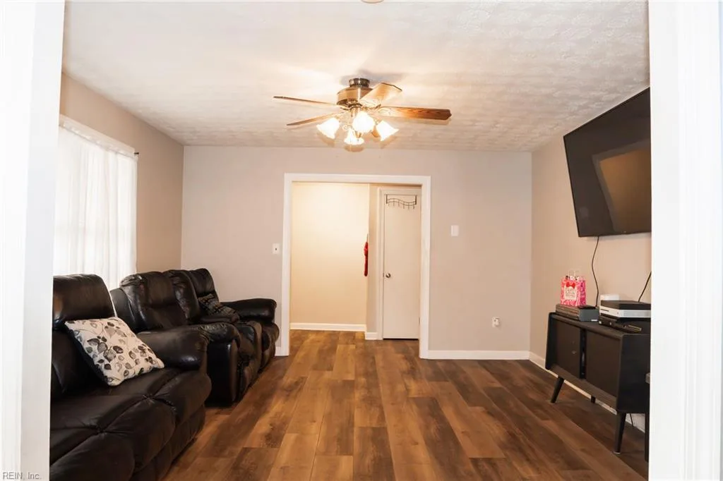5257 Chestnut Fork RD, GLOUCESTER VA 23061 - Photo 3