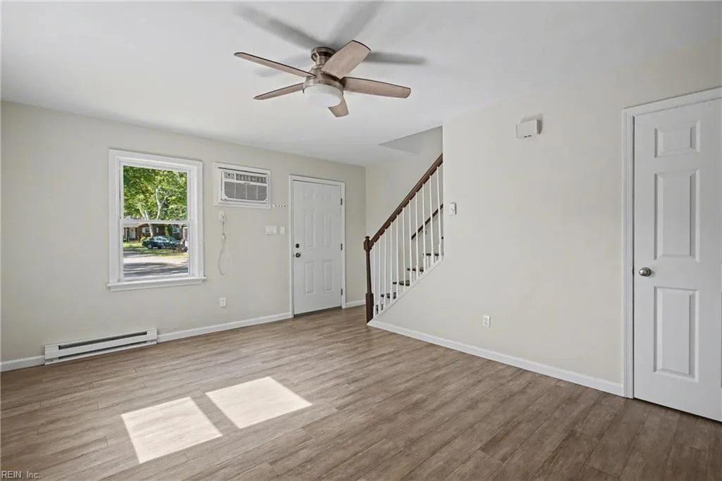 1820 Parkview AVE, NORFOLK VA 23503 - Photo 3