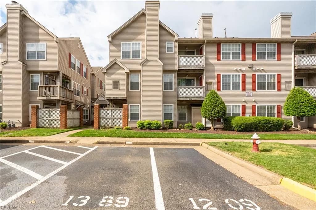 12811 Daybreak CIR, NEWPORTNEWS VA 23608 - Photo 2