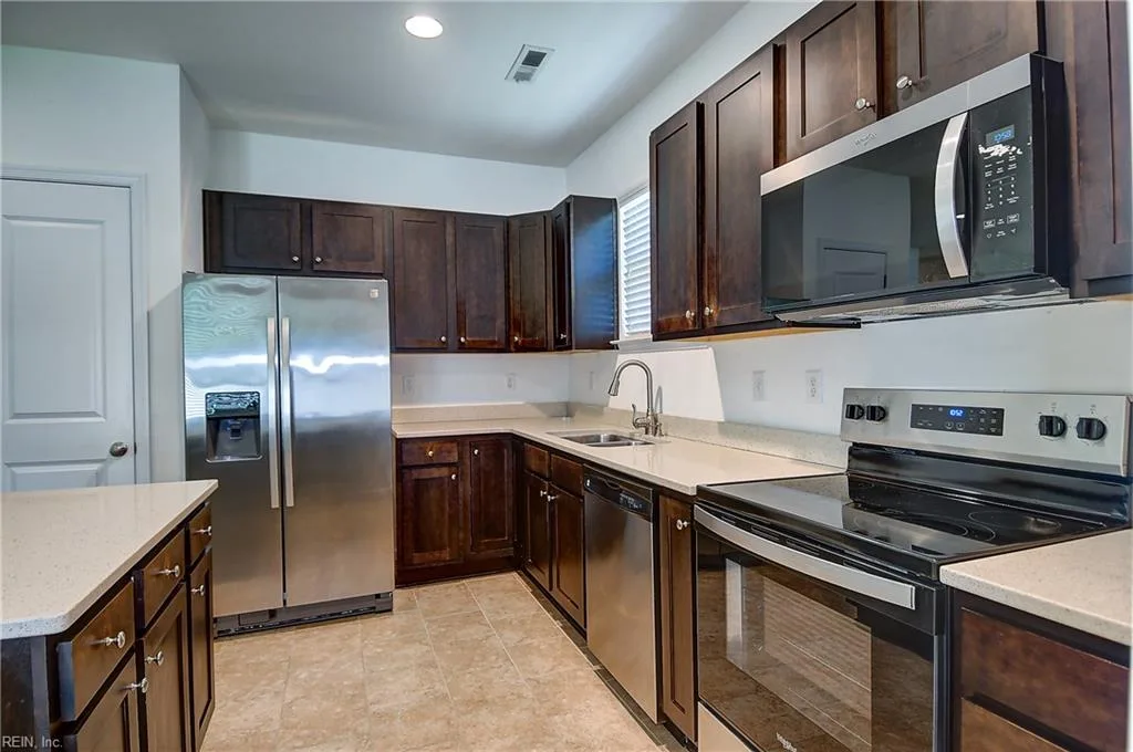 1121 Kinderly LN, CHESAPEAKE VA 23320 - Photo 4