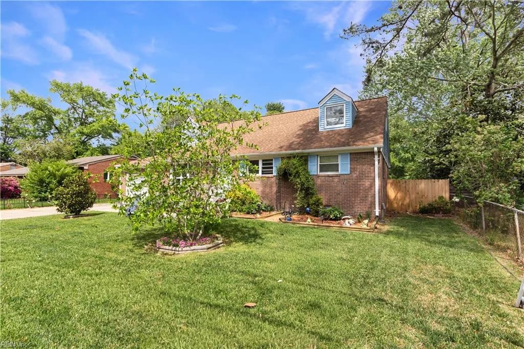 606 Beech DR, NEWPORTNEWS VA 23601 - Photo 4