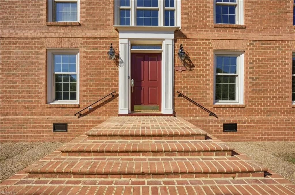 702 Lipton DR, NEWPORTNEWS VA 23608 - Photo 3