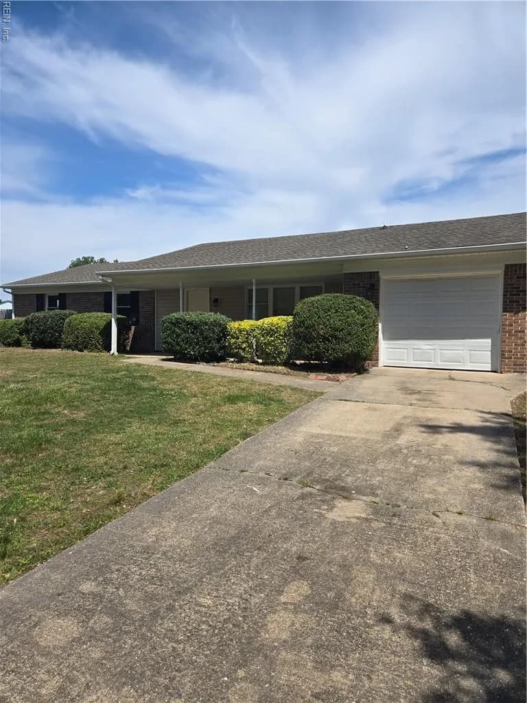 3208 Sir Meliot DR, CHESAPEAKE VA 23323 - Photo 2