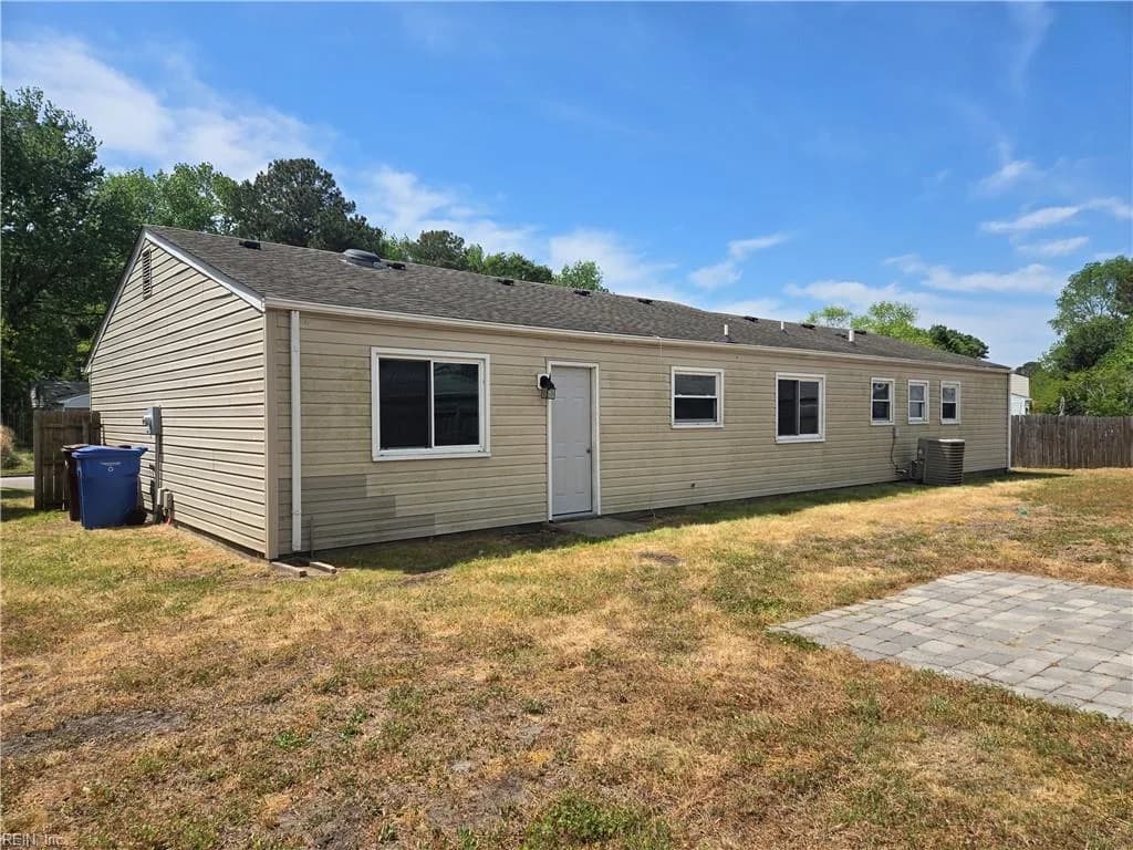 3208 Sir Meliot DR, CHESAPEAKE VA 23323 - Photo 3