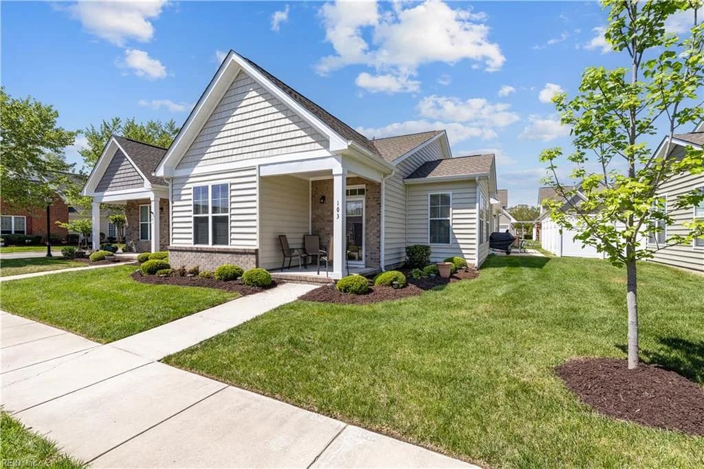103 Cathedral ST, SMITHFIELD VA 23430 - Photo 2