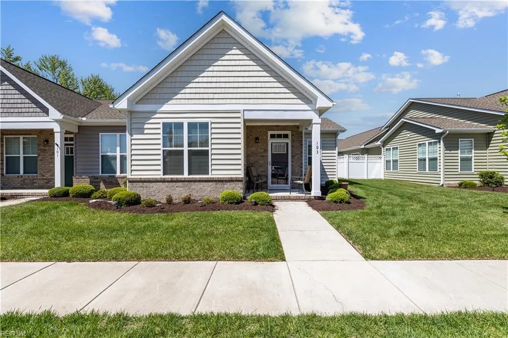 103 Cathedral ST, SMITHFIELD VA 23430 - Photo 4