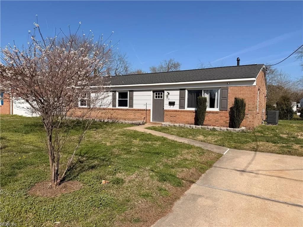720 Pelham DR, HAMPTON VA 23669 - Main photo