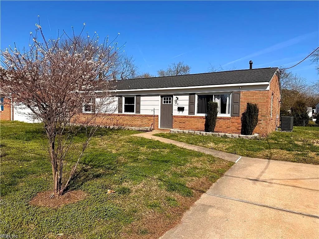 720 Pelham DR, Hampton — 4 bed Residential, 1,132 sqft
