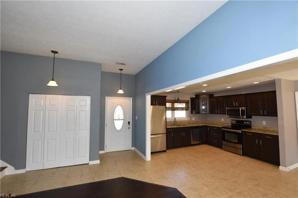 50 Banister DR, HAMPTON VA 23666 - Photo 3
