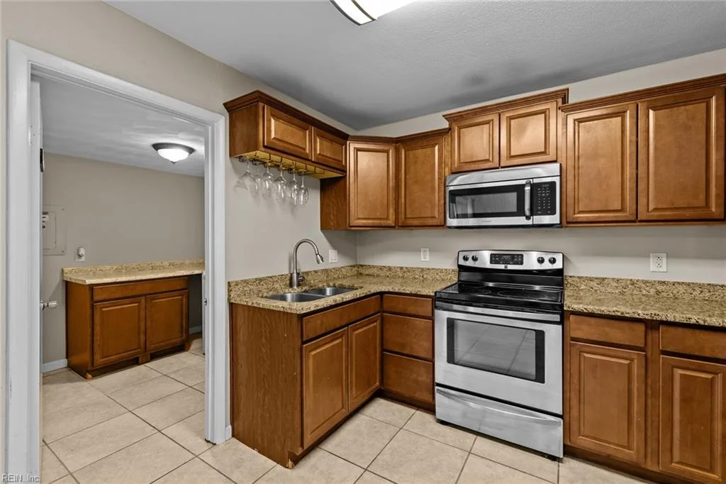 1221 Clydesdale LN, VIRGINIABEACH VA 23464 - Photo 4