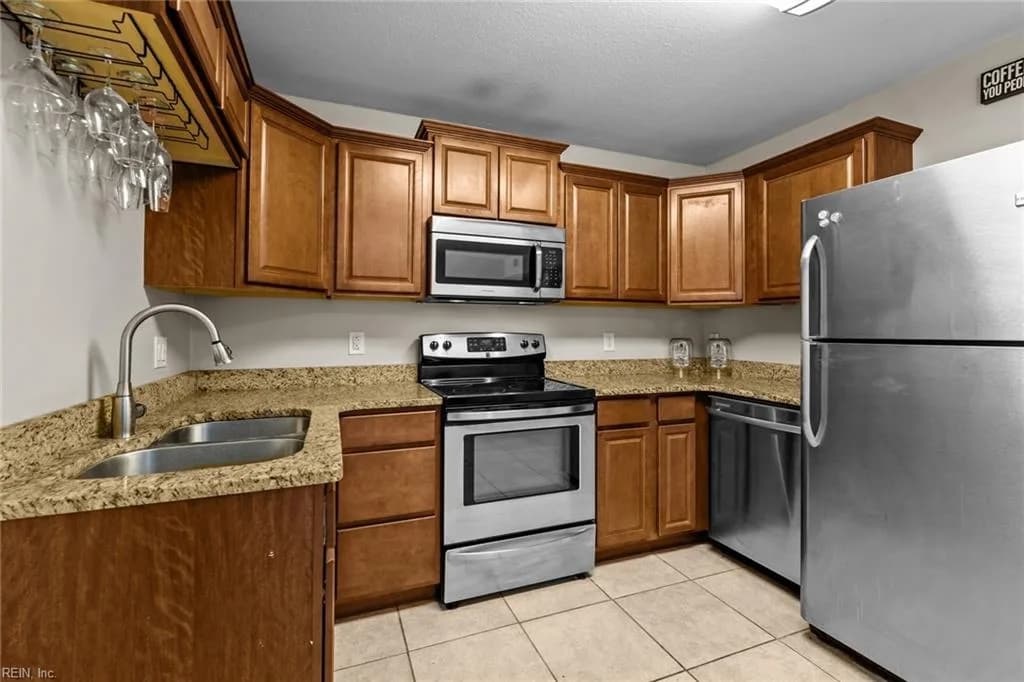 1221 Clydesdale LN, VIRGINIABEACH VA 23464 - Photo 5