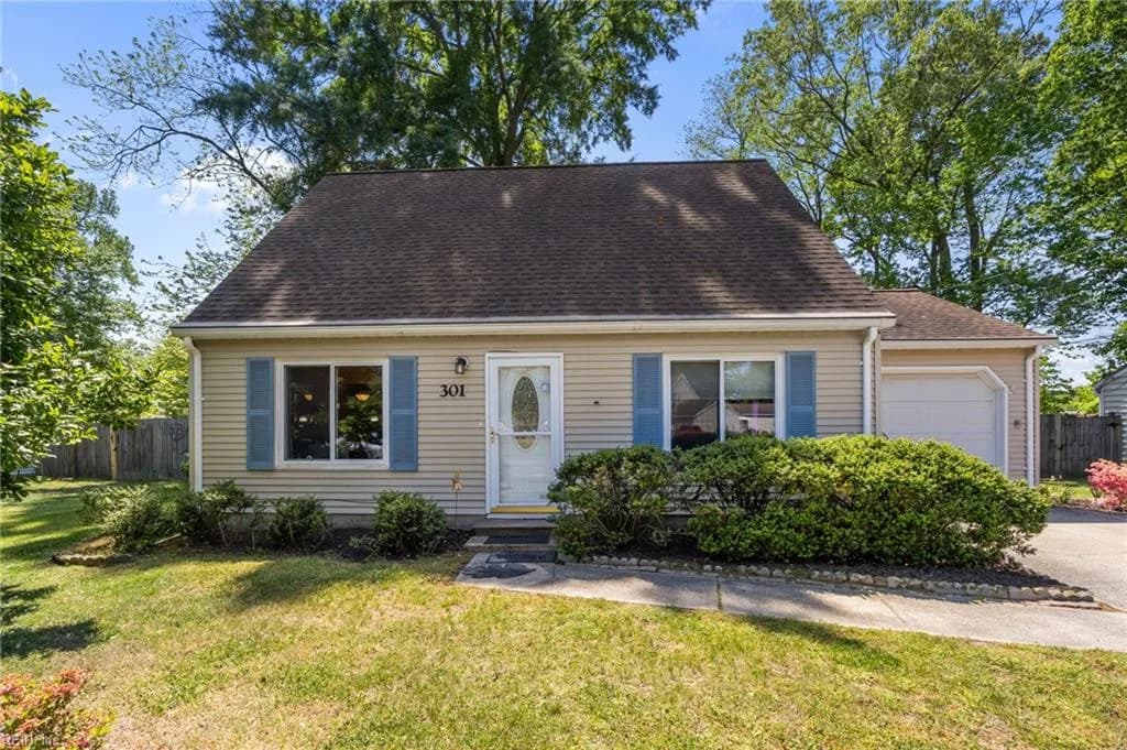 301 Shamrock AVE, YORKTOWN VA 23693 - Photo 2
