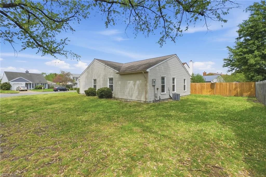1131 Mill Lake QTR, CHESAPEAKE VA 23320 - Photo 4