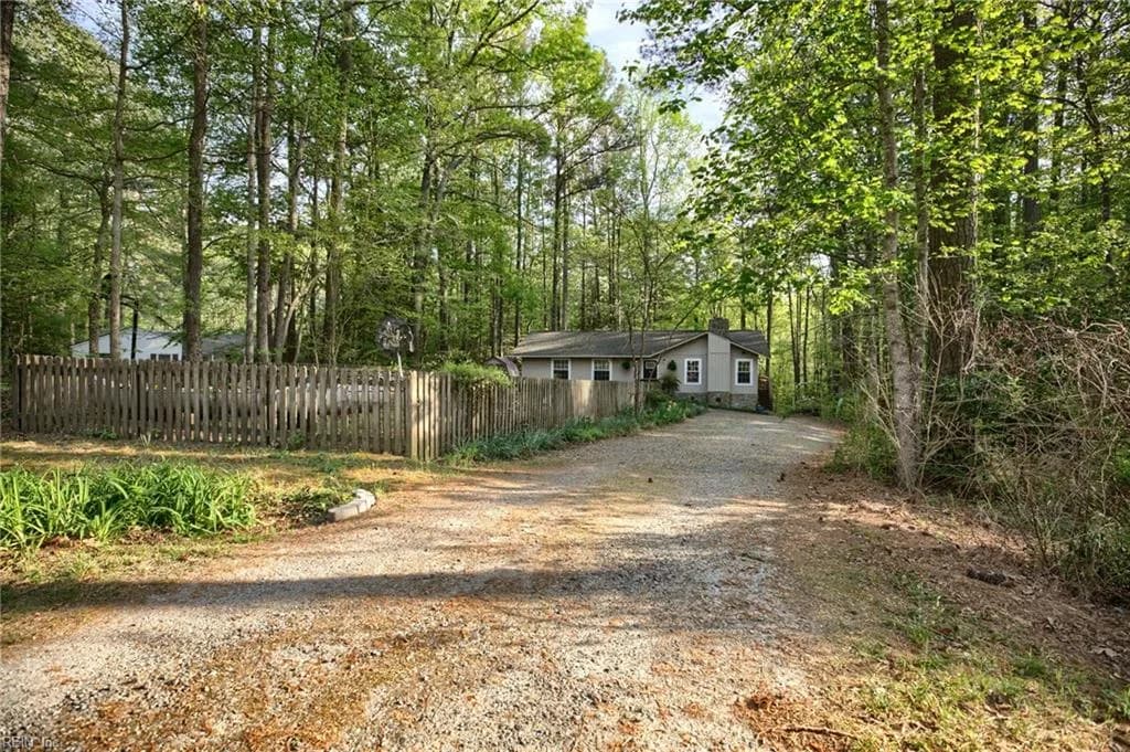 6711 Lake View DR, GLOUCESTER VA 23061 - Photo 3