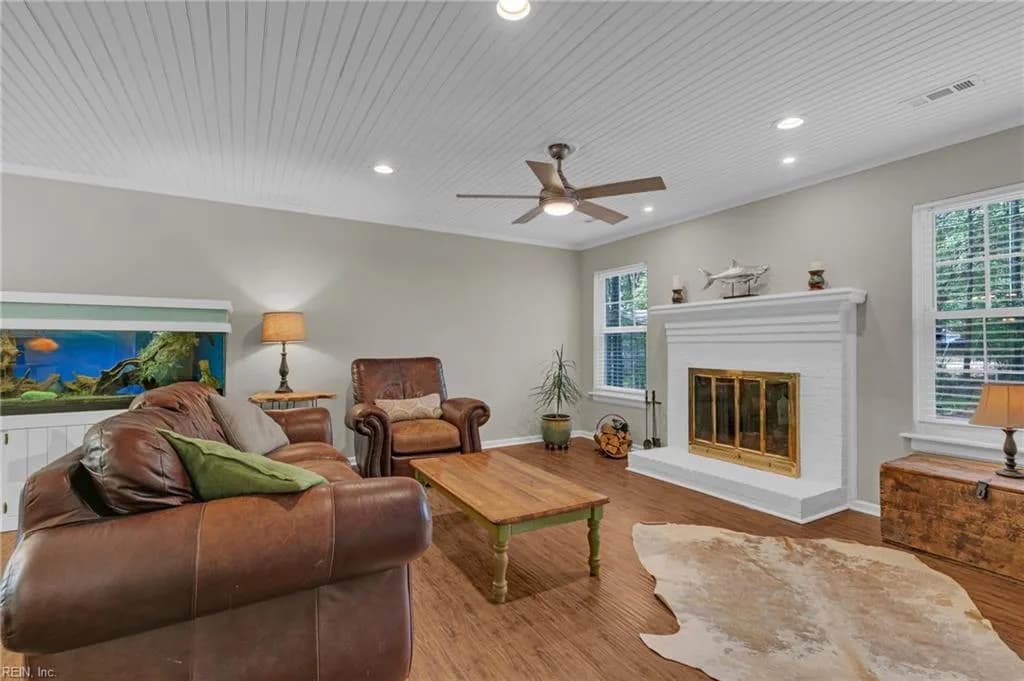 6711 Lake View DR, GLOUCESTER VA 23061 - Photo 5