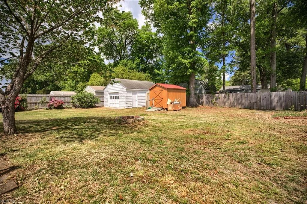 25 Ballard RD, NEWPORTNEWS VA 23601 - Photo 4