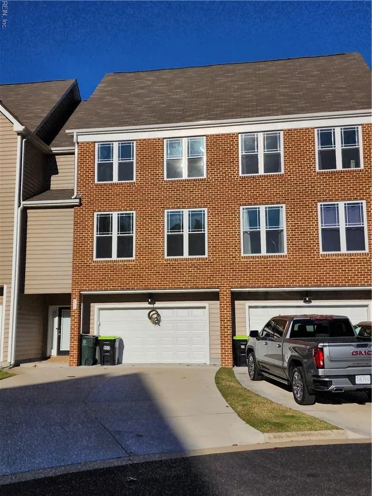 933 Eastfield LN, NEWPORTNEWS VA 23602 - Photo 2