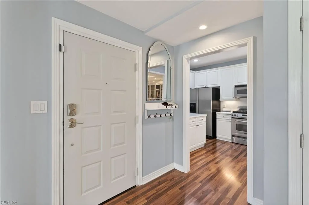 1292 LASKIN RD #203, VIRGINIABEACH VA 23451 - Photo 4