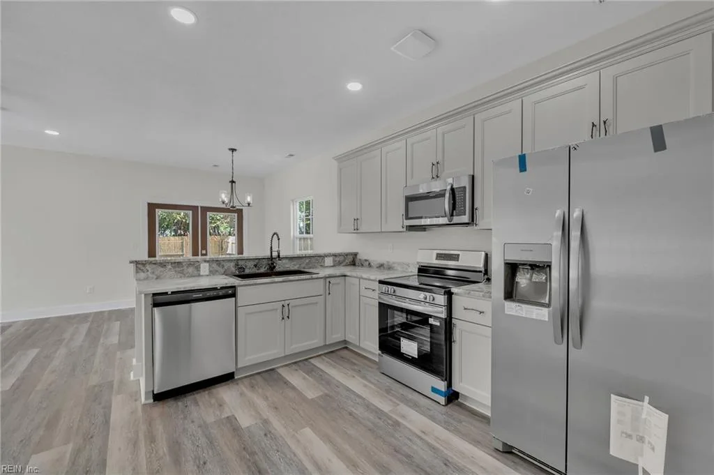 213 N 5th ST, Suffolk — 3 bed Residential, 1,640 sqft