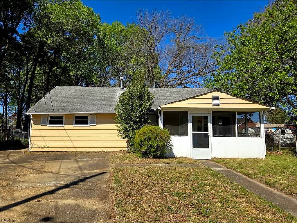 4 Jordan DR, HAMPTON VA 23666 - Main photo
