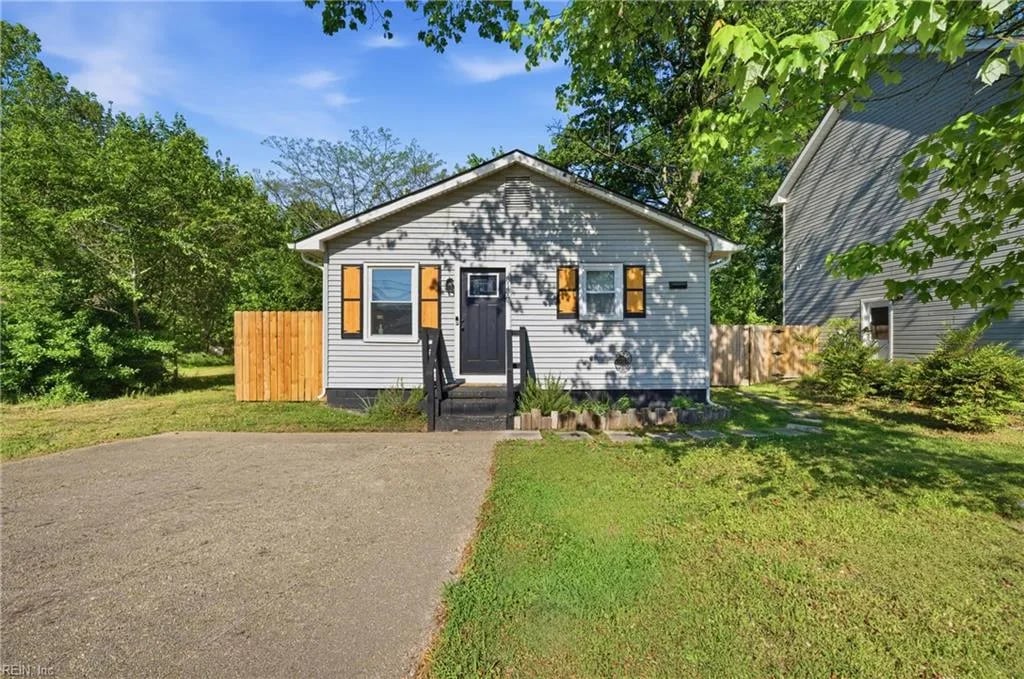 813 Mullen RD #A, Chesapeake — 3 bed Residential, 1,100 sqft