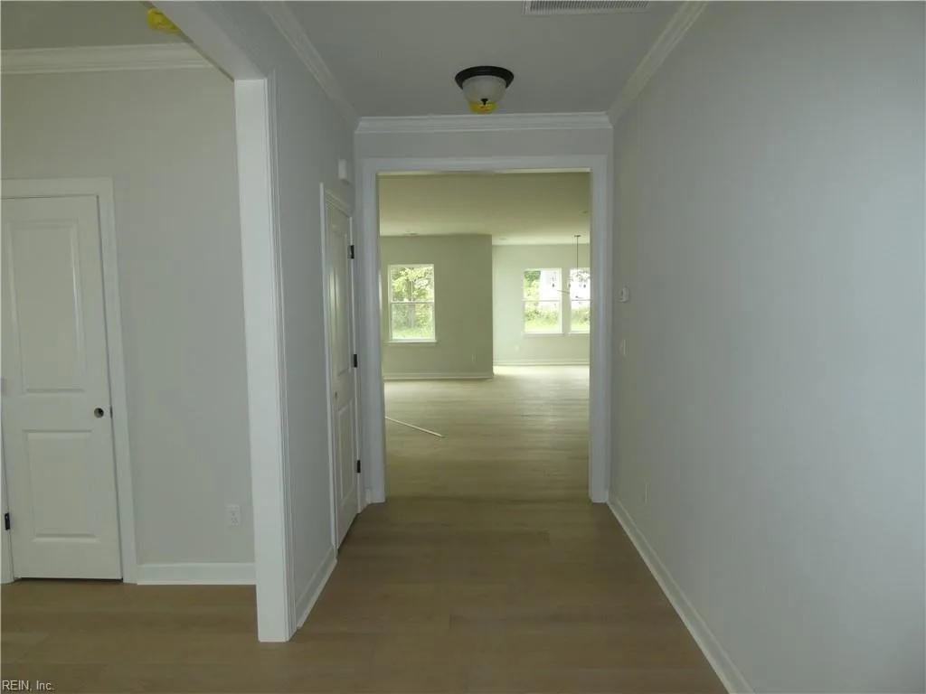 1093 Washington DR, CHESAPEAKE VA 23322 - Photo 3