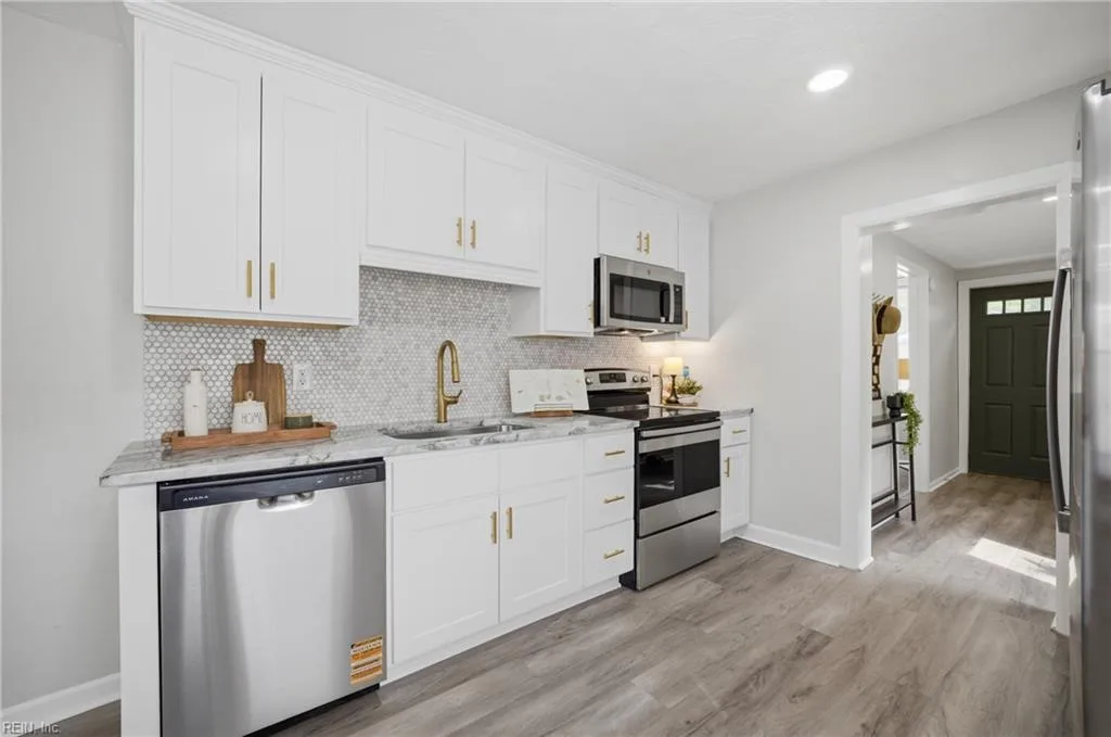 710 Center AVE, NEWPORTNEWS VA 23605 - Photo 5