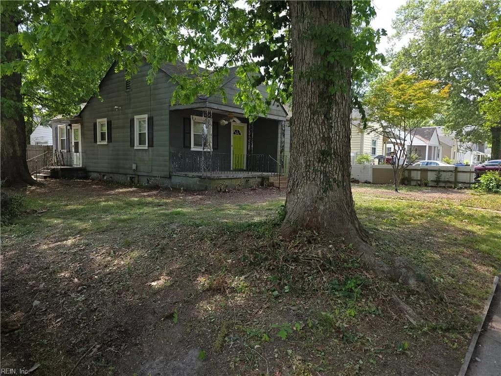 818 Hughes AVE, CHESAPEAKE VA 23324 - Photo 2