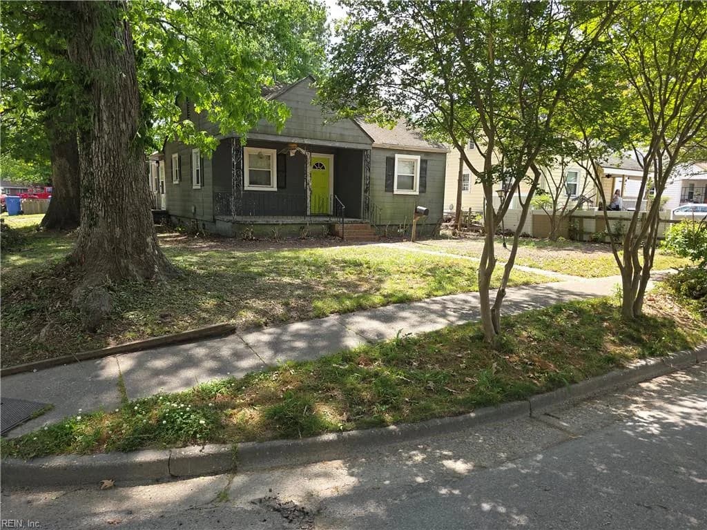818 Hughes AVE, CHESAPEAKE VA 23324 - Photo 3