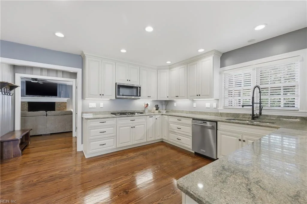 1418 Brunswick AVE, NORFOLK VA 23508 - Photo 5