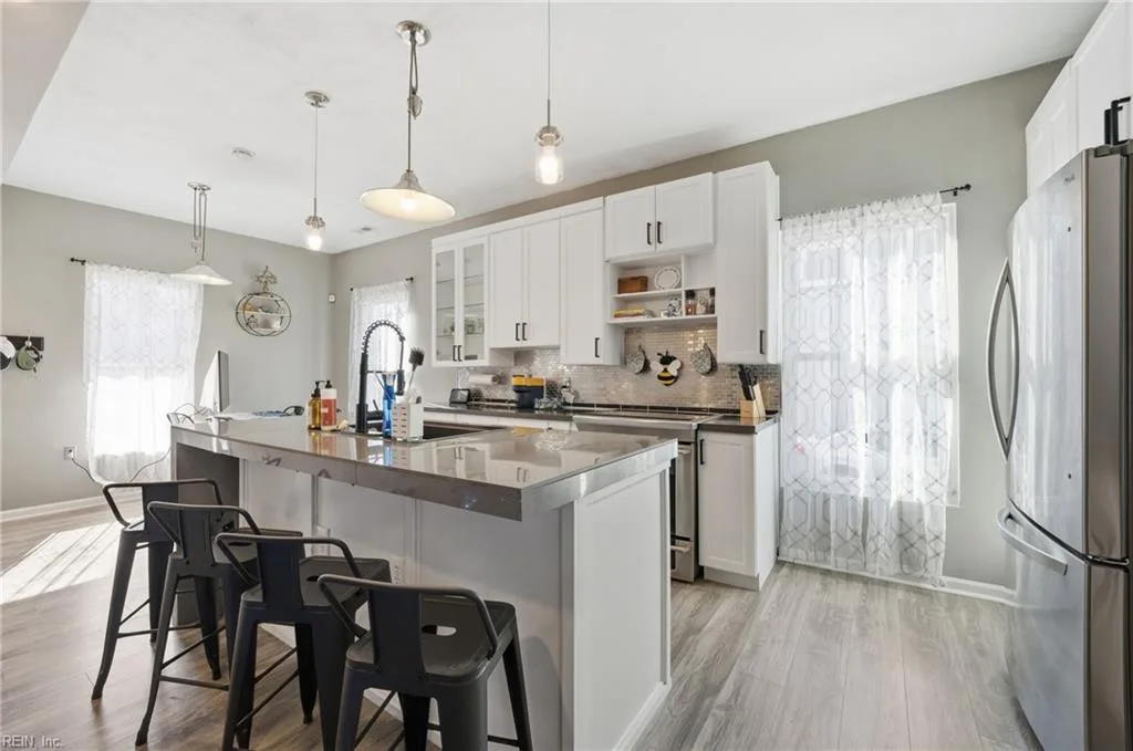 726 W 35th ST, Norfolk — 4 bed Residential, 1,617 sqft