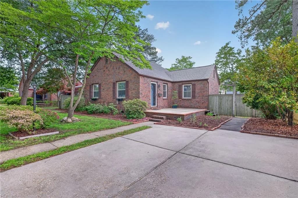 163 E Evans ST, NORFOLK VA 23503 - Photo 2