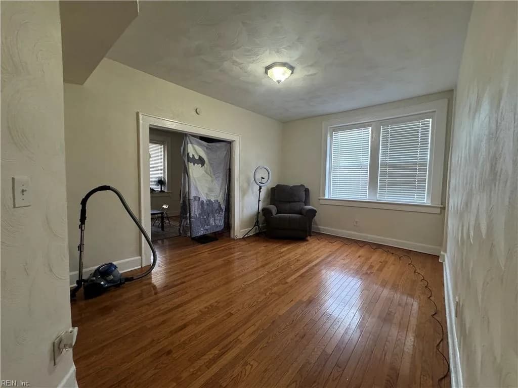 527 W 36th ST #201, NORFOLK VA 23508 - Photo 4