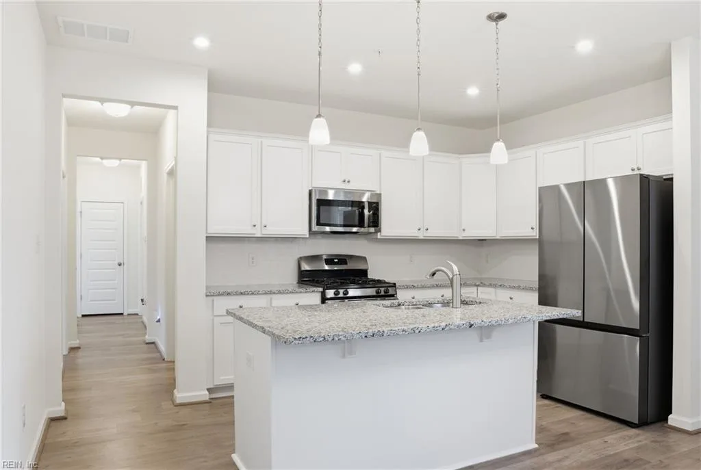 1521 Redoubt RD #3B, WILLIAMSBURG VA 23185 - Photo 4