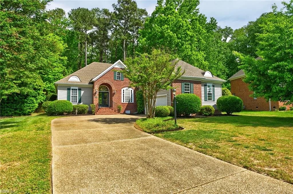20716 Creekside DR, SMITHFIELD VA 23430 - Photo 2